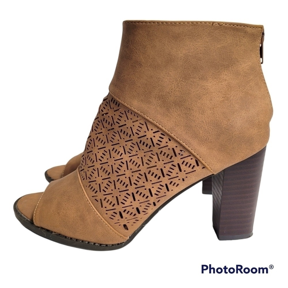 Report Daisy Light Brown Peeptoe Zip Back Ankle Block‎ Heels Women's Size 7.5